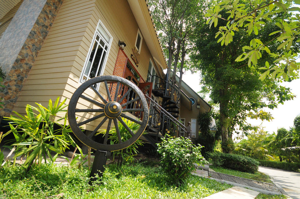 Baantip Suantong Hotel Amphawa Luaran gambar